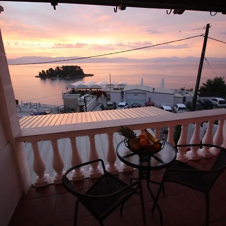 Batis Breeze Bed & Breakfast Perama  Ngoại thất bức ảnh