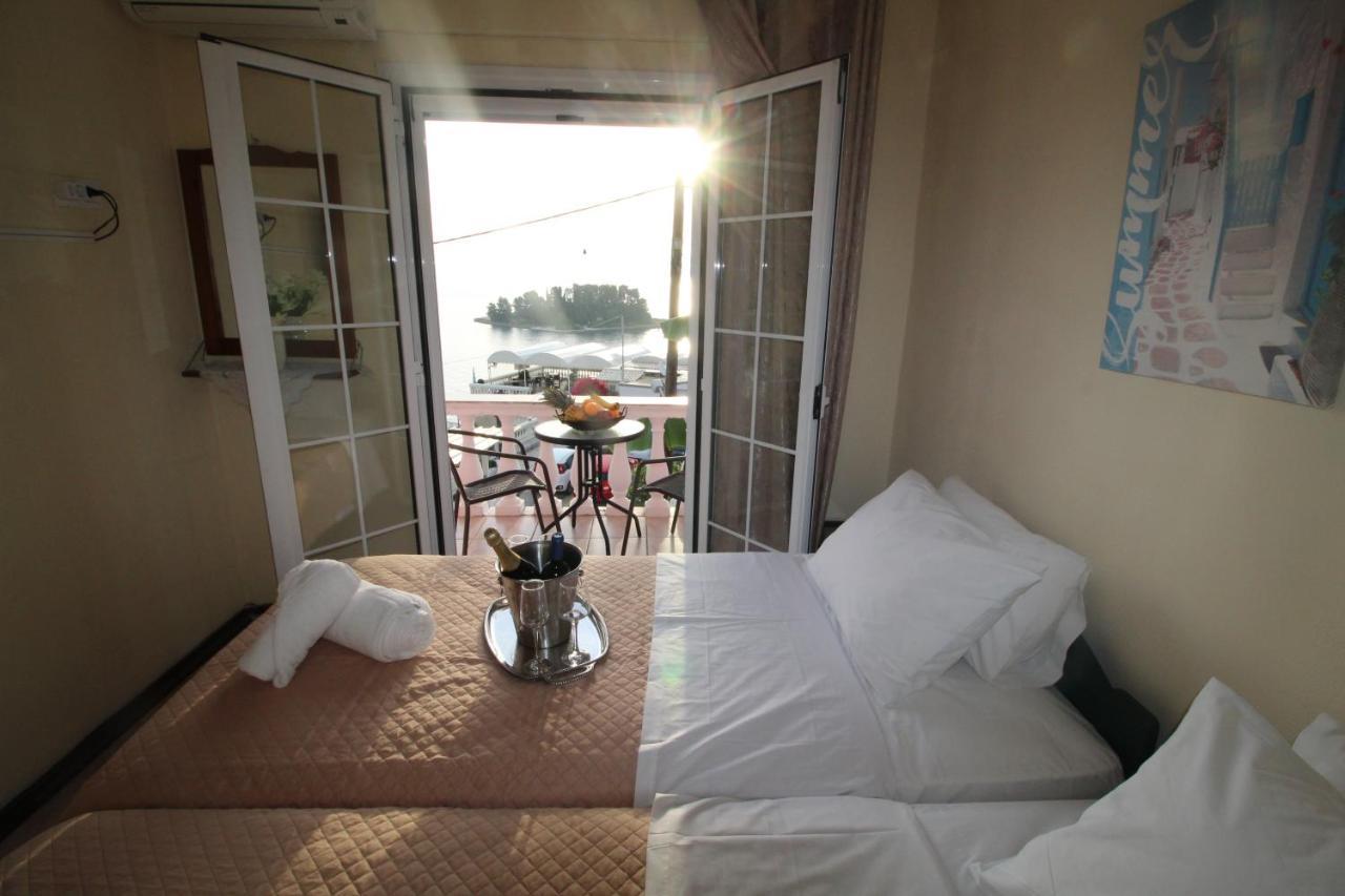 Batis Breeze Bed & Breakfast Perama  Ngoại thất bức ảnh
