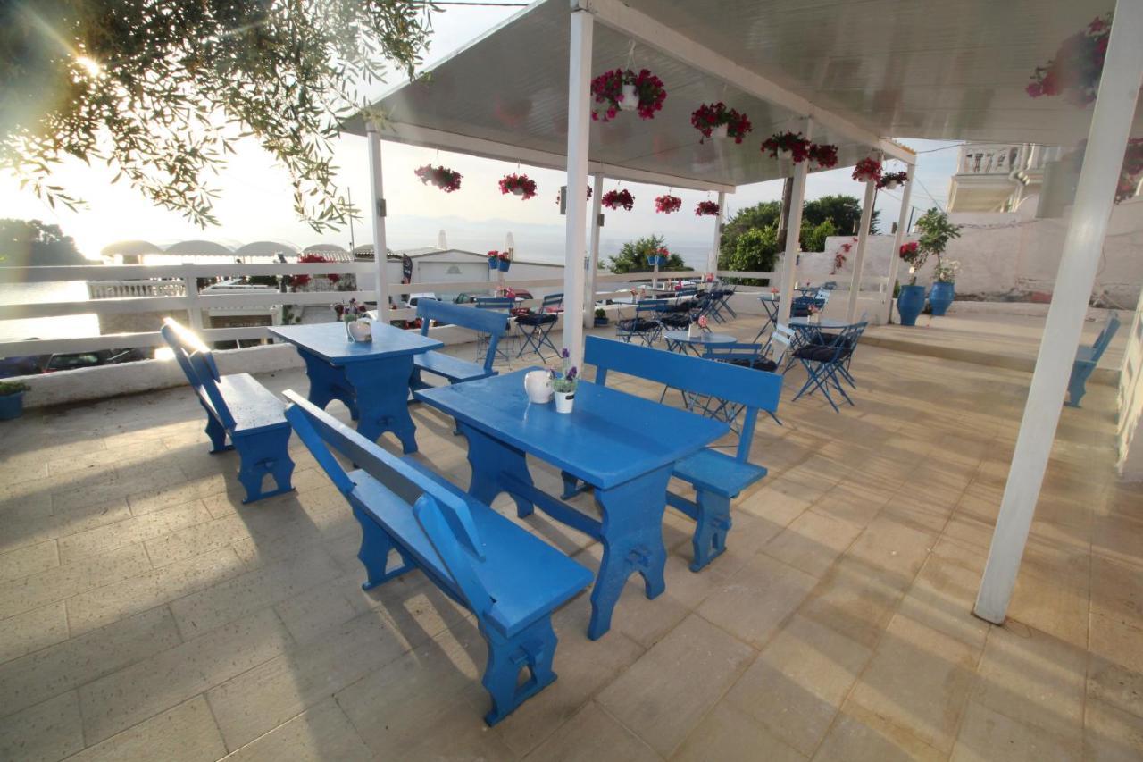 Batis Breeze Bed & Breakfast Perama  Ngoại thất bức ảnh