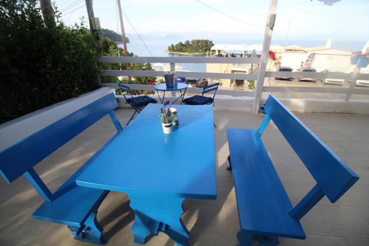 Batis Breeze Bed & Breakfast Perama  Ngoại thất bức ảnh
