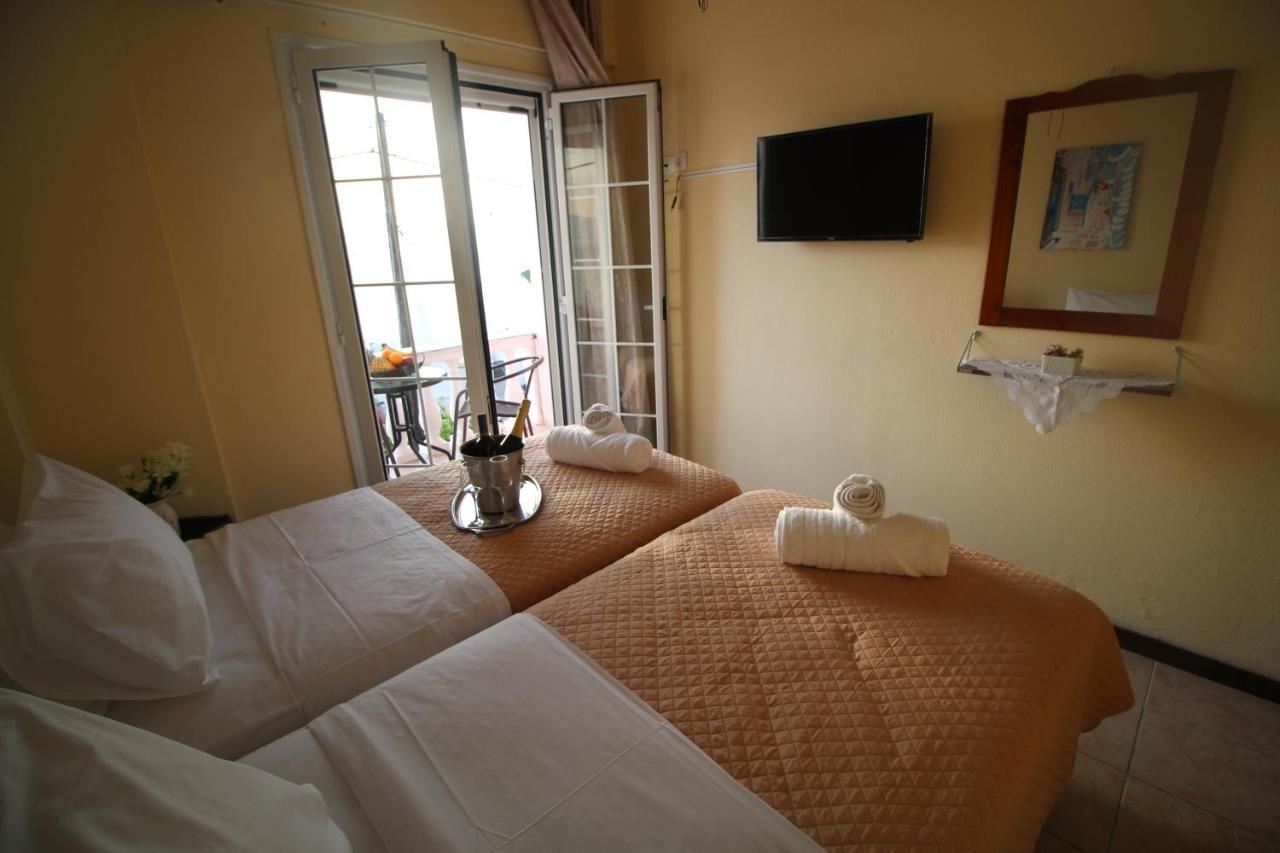 Batis Breeze Bed & Breakfast Perama  Ngoại thất bức ảnh
